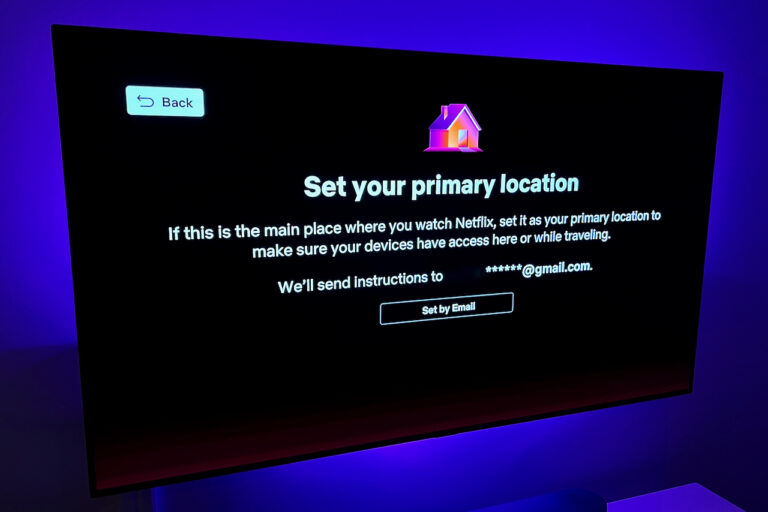 How does Netflix track your location?