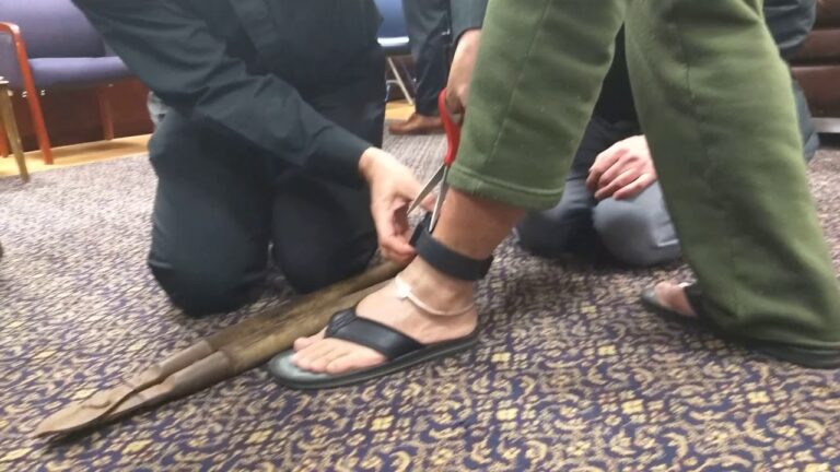 Can you cut an ankle monitor off with scissors?