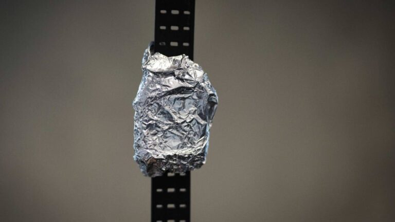 Does aluminum foil block ankle monitor signal?