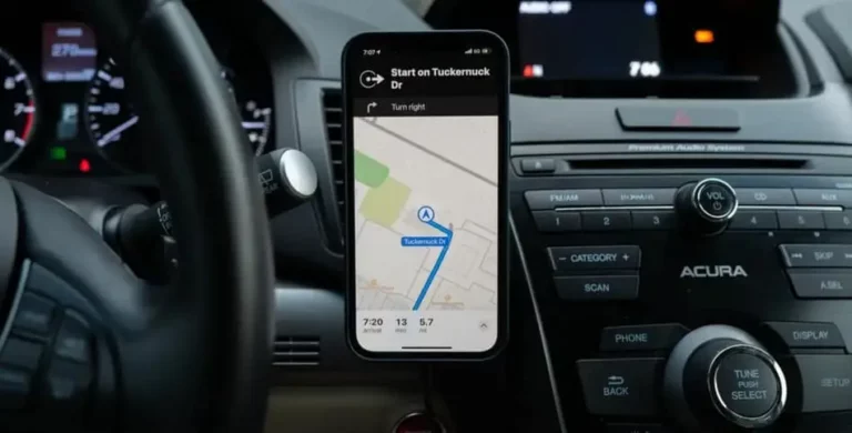 Is a GPS better than a phone?