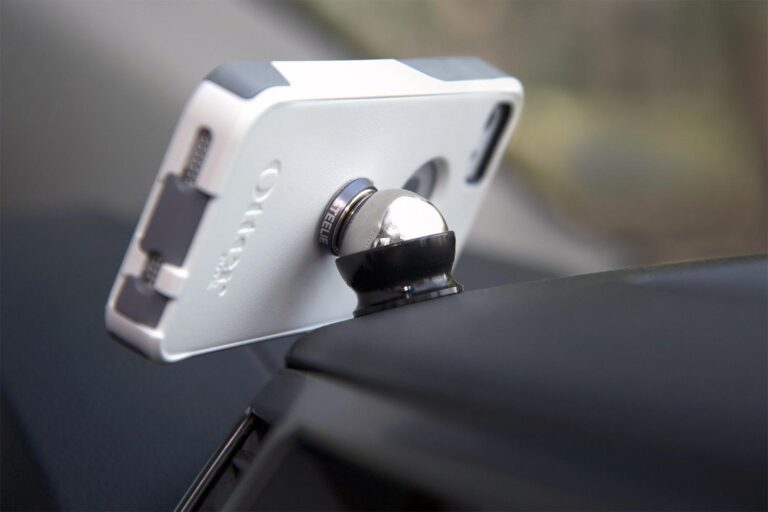 Will a magnetic car Holder damage my Smartphone?