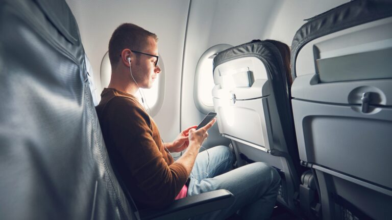 Can you text on a plane without Wi-Fi?