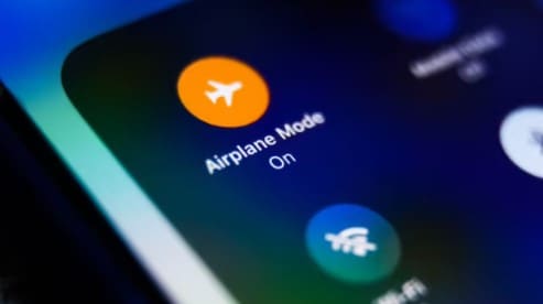 Does airplane mode prevent spying?